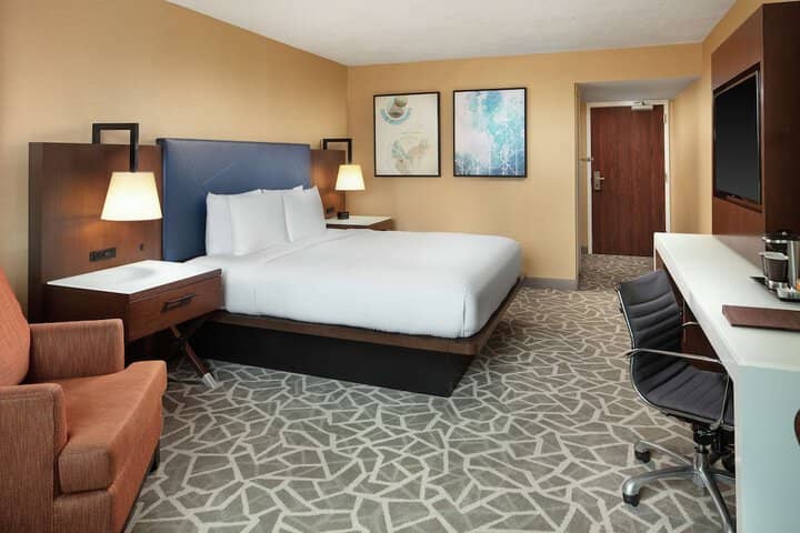 Room 6 of 42